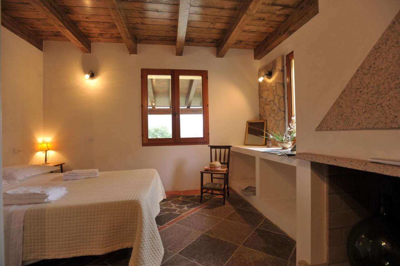 Lierus B&B Gonnosfanàdiga Exterior photo