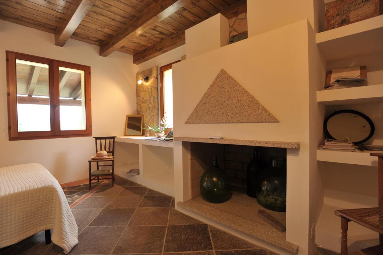 Lierus B&B Gonnosfanàdiga Exterior photo
